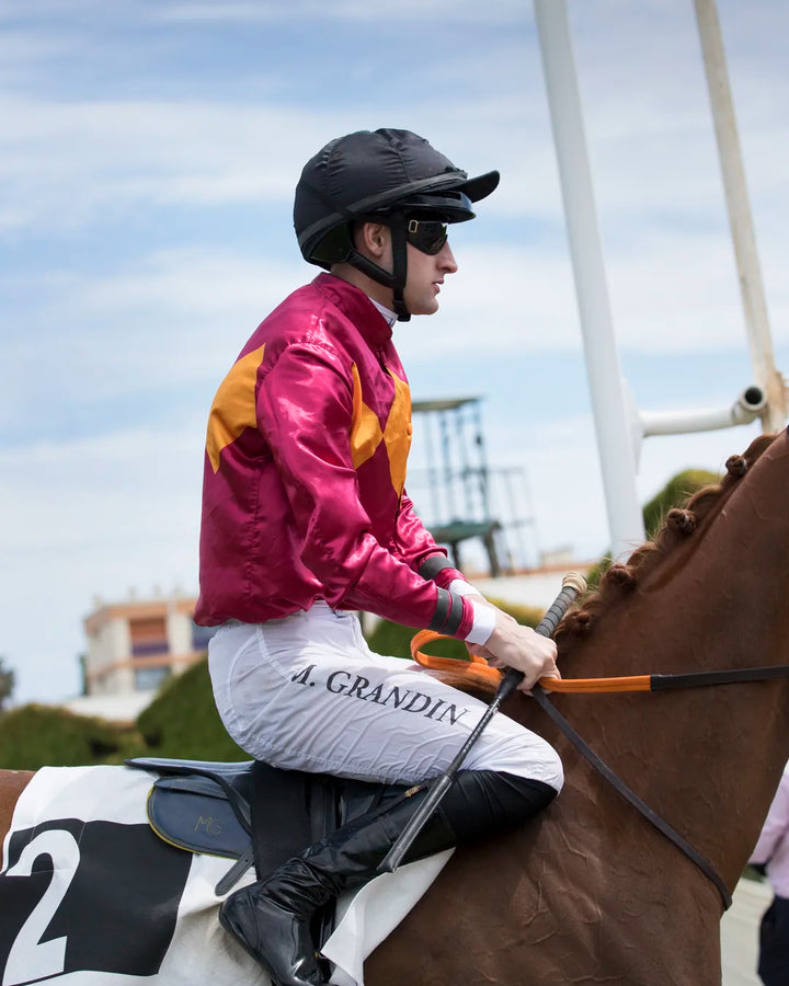 Marvin Grandin à cheval avec le casque d&